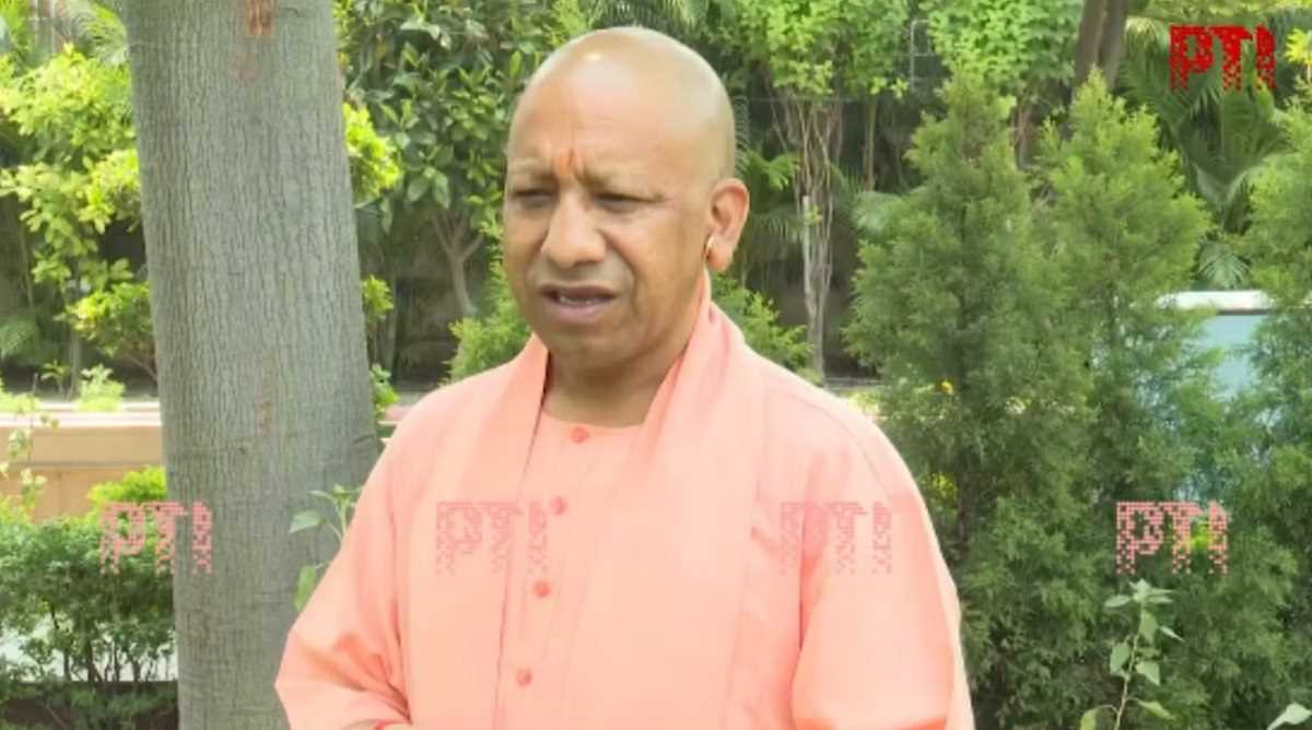 समय पर और गुणवत्ता के साथ पूरे हों निर्माण कार्य : सीएम योगी